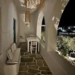 Magnifique Sur La De - Paros ヴィラ ピソ ・リバディ